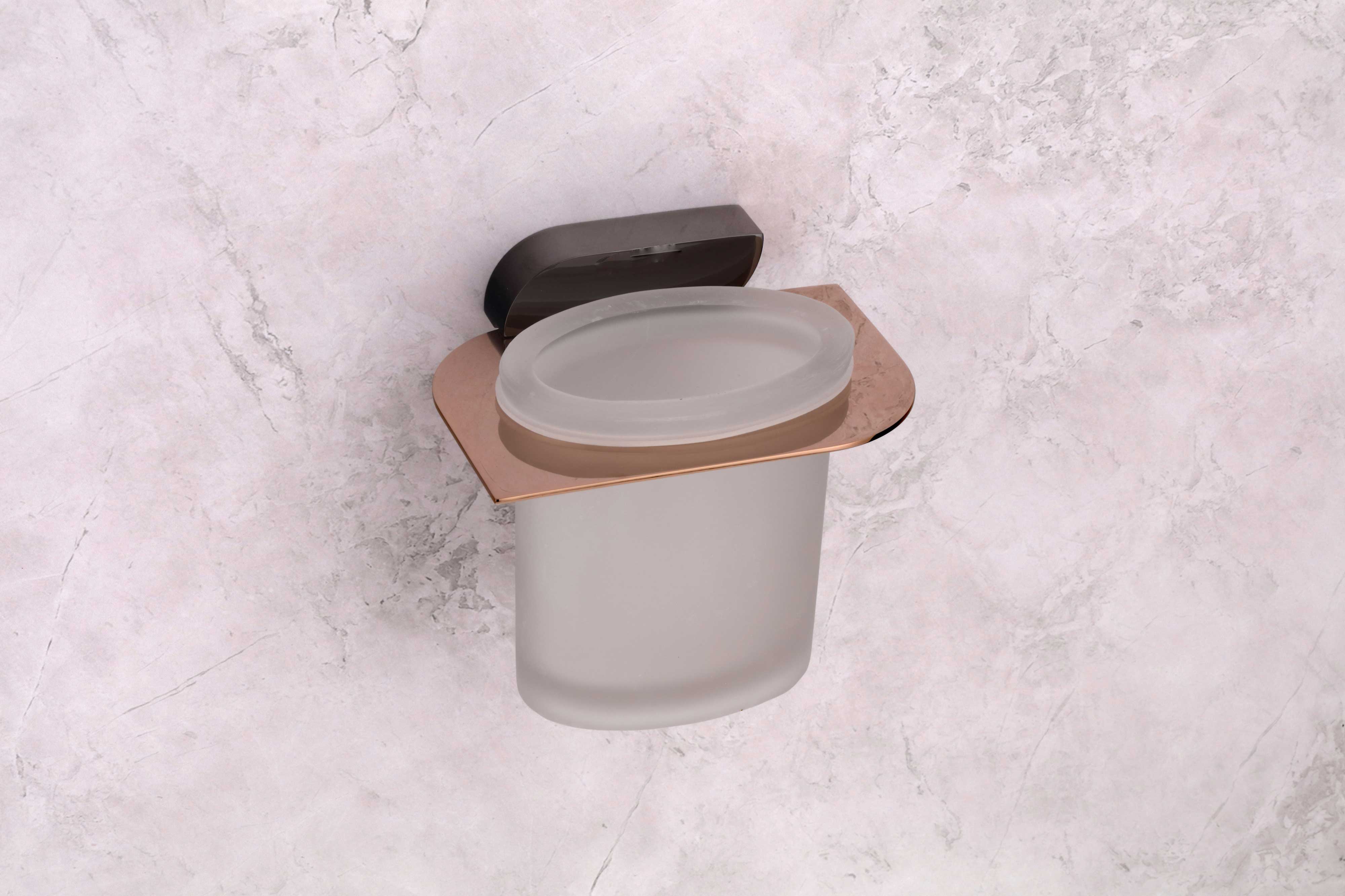 DT/203  Tumbler Holder